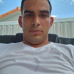 Meet your Posher, Cesar